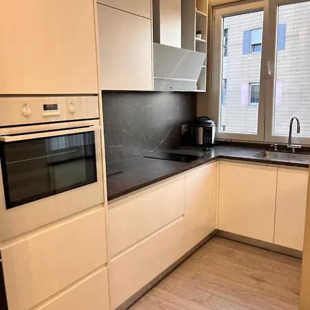 Apartment Near Sheshi Wilson